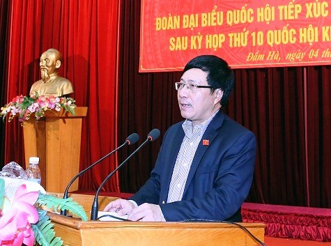 Le vice-Premier ministre Pham Binh Minh rencontre l’électorat de Quang Ninh - ảnh 1