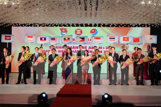 Remise des prix aux jeunes entrepreneurs de l’ASEAN+3 - ảnh 1