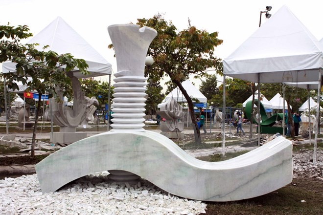 Clôture du camp de création sculpturale internationale de Ho Chi Minh-ville - ảnh 1