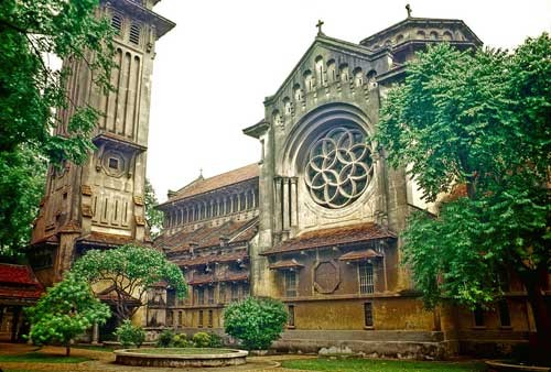 Quelques belles églises au Vietnam - ảnh 3