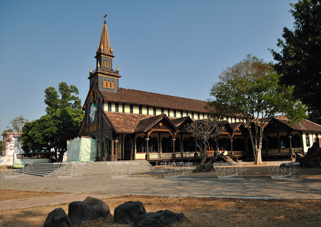 Quelques belles églises au Vietnam - ảnh 4