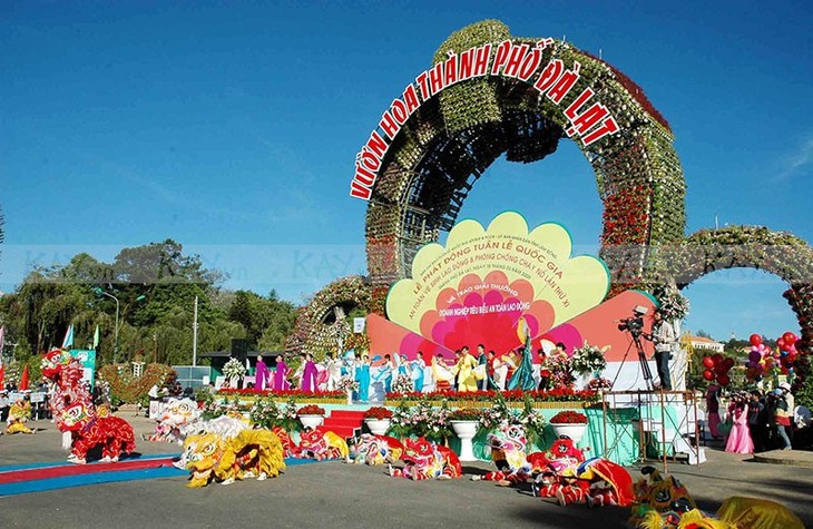 Clôture du 6ème festival des fleurs à Dalat - ảnh 1