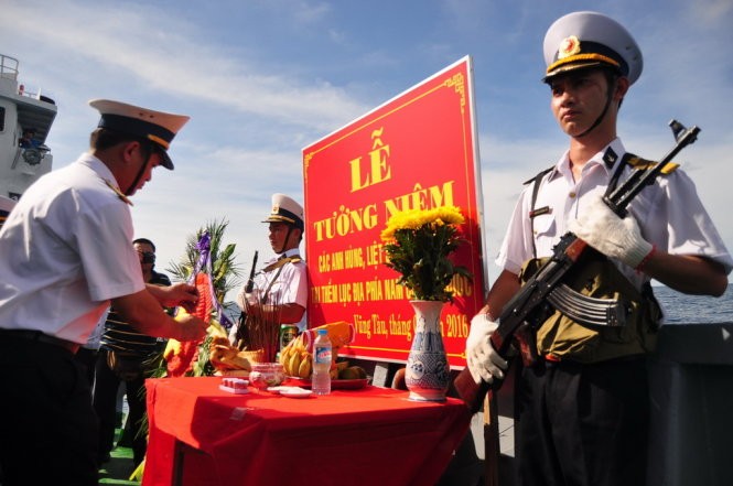 Hommages aux morts pour la patrie sur le plateau continental du Sud du Vietnam - ảnh 1