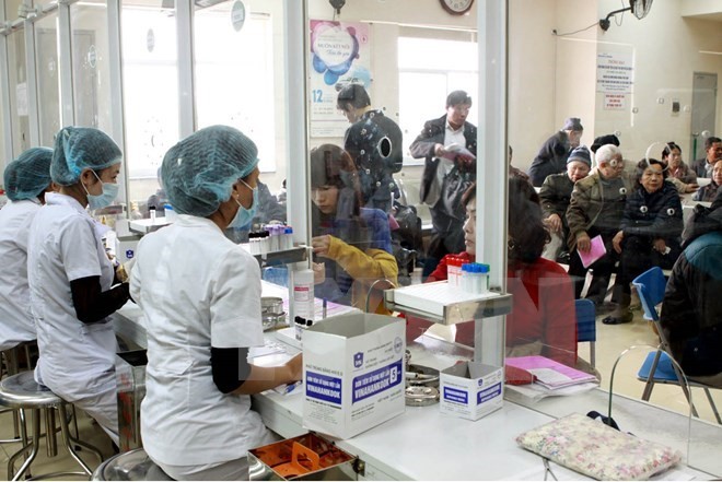 Coopération médicale entre Hanoï et le centre français Ireard - ảnh 1