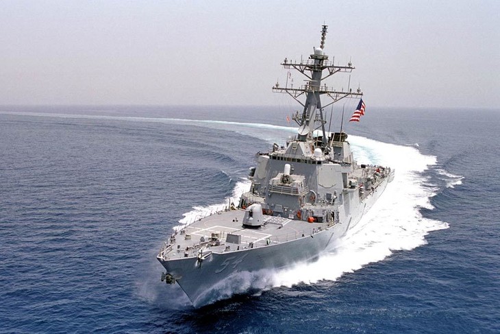 Un navire de guerre américain croise dans les eaux des îles Paracels  - ảnh 1