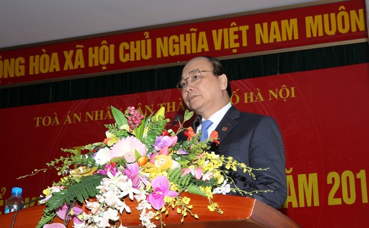 Nguyên Xuân Phuc à la conférence sur les missions du tribunal populaire de Hanoï - ảnh 1