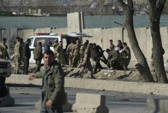 Afghanistan: au moins 13 morts dans un attentat-suicide des talibans - ảnh 1