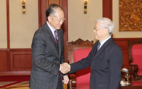 Le président de la banque mondiale reçu par les dirigeants vietnamiens - ảnh 1