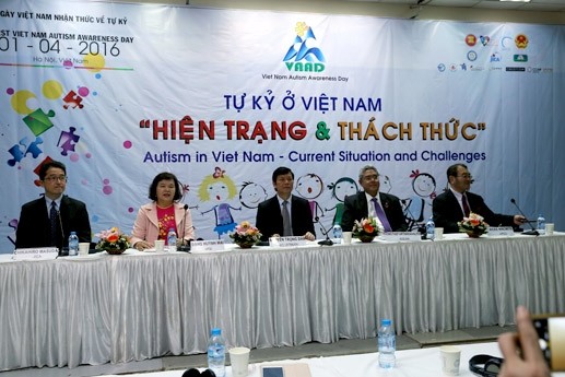 La journée mondiale de sensibilisation à l’autisme au Vietnam - ảnh 2