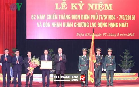 Le Vietnam célèbre le 62ème anniversaire de la victoire de Dien Bien Phu  - ảnh 1