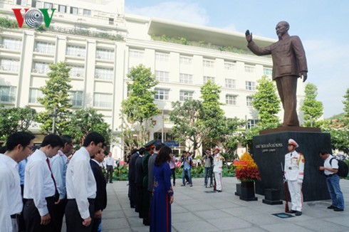 Célébrations de la naissance du président Ho Chi Minh - ảnh 5