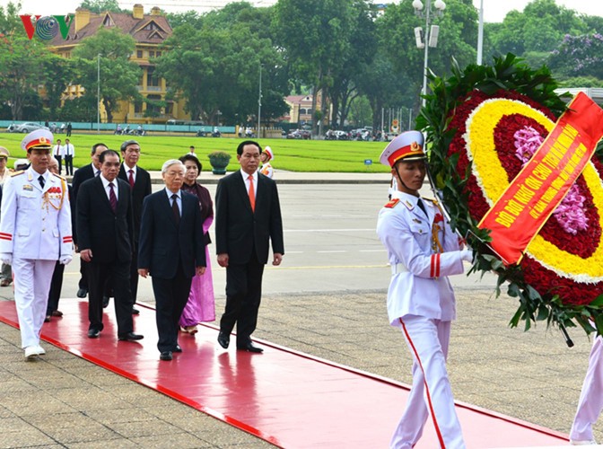 Célébrations de la naissance du président Ho Chi Minh - ảnh 1