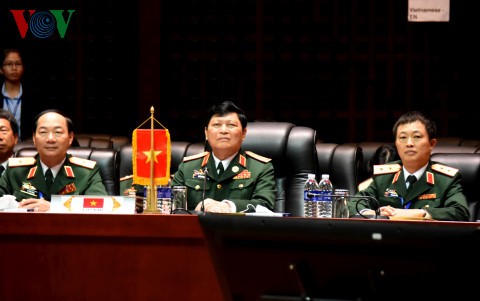 Défense: conférence informelle des ministres de la défense ASEAN-Chine - ảnh 2