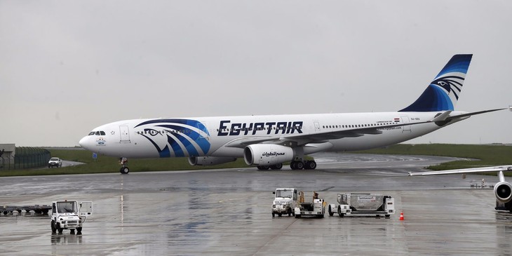 Un avion d'EgyptAir atterrit en Ouzbekistan après une alerte à la bombe - ảnh 1