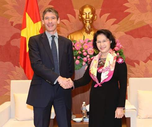Nguyen Thi Kim Ngan reçoit plusieurs ambassadeurs européens - ảnh 2
