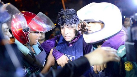 Massacre au Bangladesh: le gouvernement accuse un groupe extrémiste local - ảnh 1