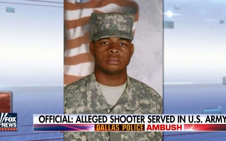 Un tireur isolé sème la terreur en tuant cinq policiers à Dallas - ảnh 1
