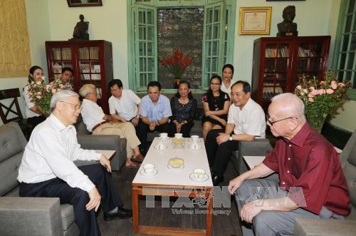 Nguyên Phu Trong rend hommage à l’ancien secrétaire général du PCV Lê Duân - ảnh 1