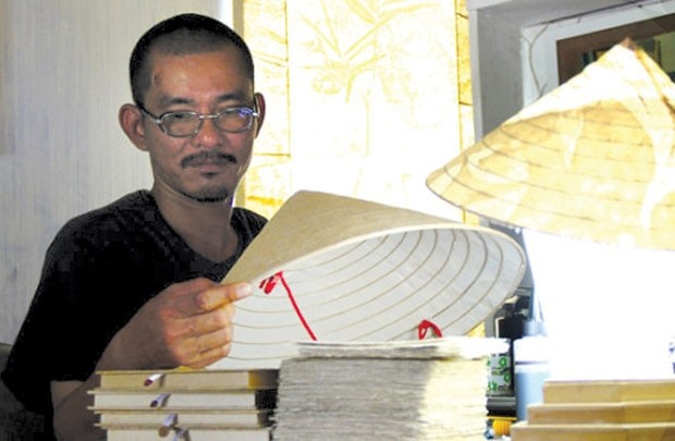 Le peintre Phan Hai Bang, inventeur du papier en bambou - ảnh 1
