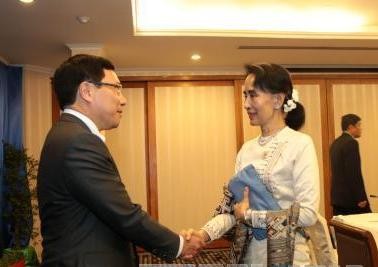 Rencontres entre Pham Binh Minh et les chefs de la diplomatie aséaniens - ảnh 3