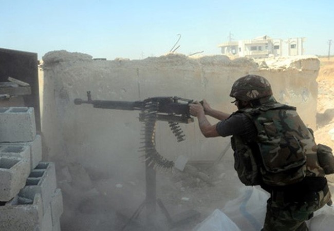 L'armée syrienne tue 60 combattants de l'EI dans la province de Deir ez-Zor - ảnh 1