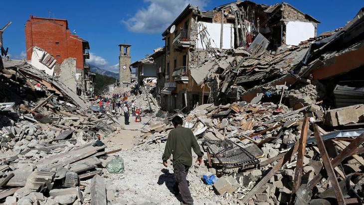 Séisme en Italie : le bilan s'alourdit à 250 morts - ảnh 1