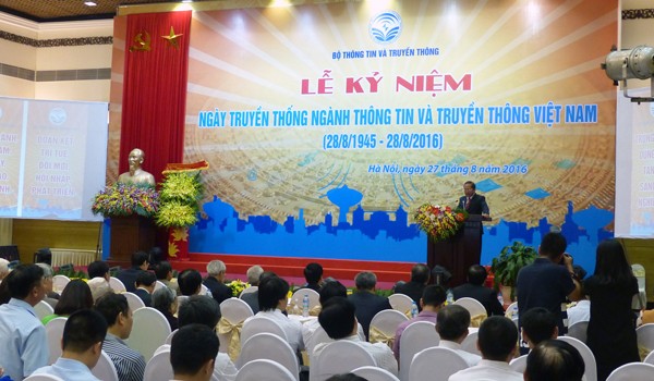 Journée traditionnelle de l’information et de la communication fêtée à Hanoi  - ảnh 1