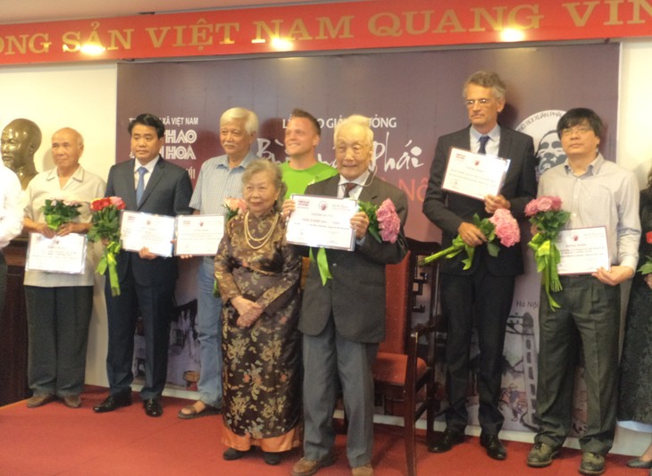 Prix Bui Xuan Phai : le photographe Le Vuong remporte le grand prix - ảnh 1