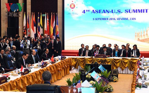 Nguyen Xuan Phuc aux sommets de l’ASEAN et de l’Asie de l’Est - ảnh 3