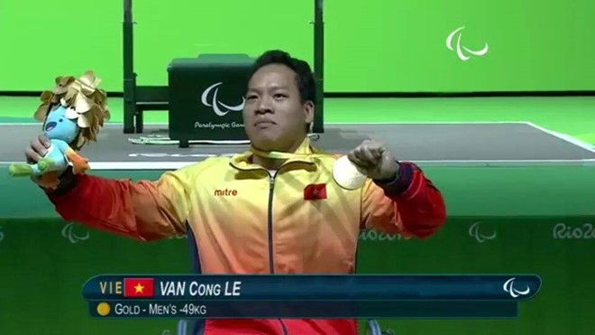 Jeux paralympiques : Le Van Cong décroche la première médaille d’or pour le Vietnam - ảnh 1