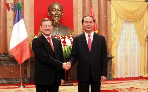 Le président Trần Đại Quang reçoit sept nouveaux ambassadeurs étrangers - ảnh 1