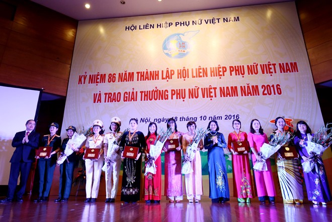 Remise du Prix de la Femme vietnamienne 2016 - ảnh 1