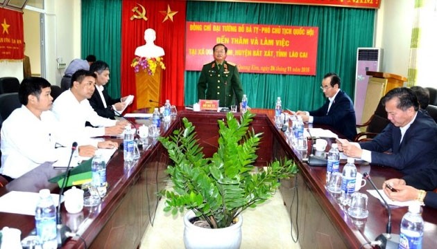 Un vice-président de l’Assemblée nationale rencontre l’électorat à Lao Cai - ảnh 1
