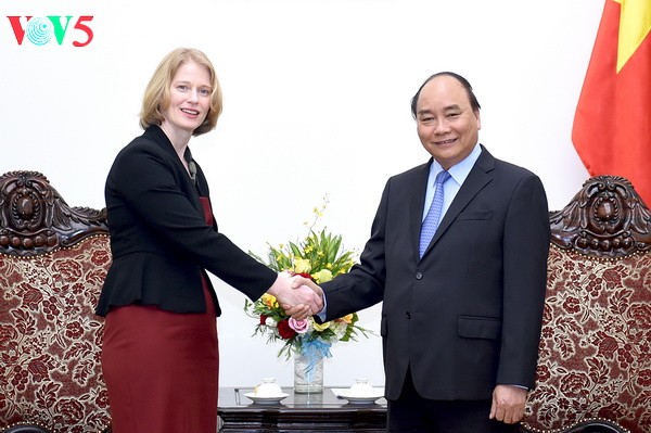 Nguyen Xuan Phuc reçoit les ambassadeurs néo-zélandais et slovène - ảnh 1