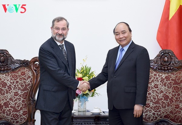 Nguyen Xuan Phuc reçoit les ambassadeurs néo-zélandais et slovène - ảnh 2
