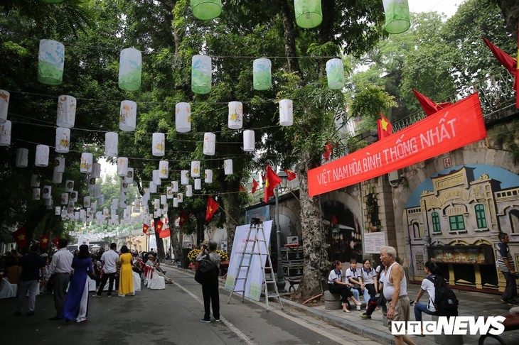 Les 65 ans de la libération de Hanoi - ảnh 11