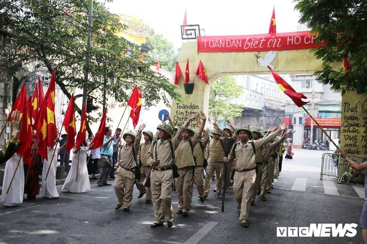 Les 65 ans de la libération de Hanoi - ảnh 1