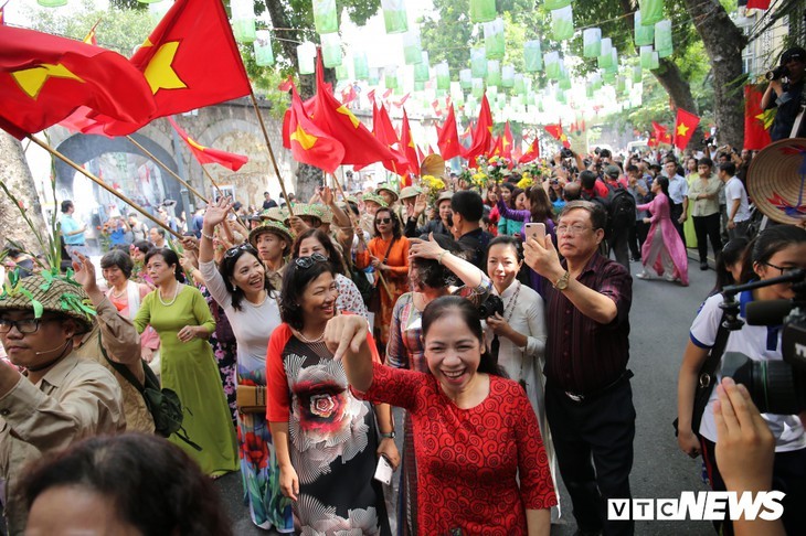 Les 65 ans de la libération de Hanoi - ảnh 7