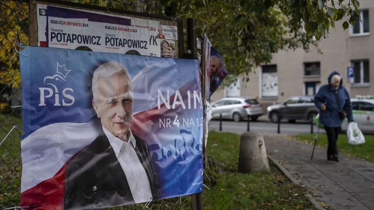 Pologne: Les conservateurs favoris des élections législatives de ce dimanche - ảnh 1