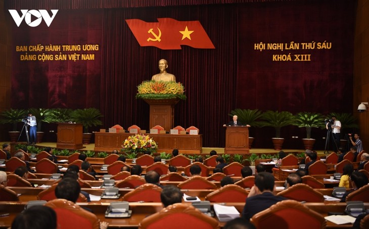Communiqué de presse sur la clôture du sixième plénum du comité central du Parti communiste vietnamien, treizième exercice - ảnh 1