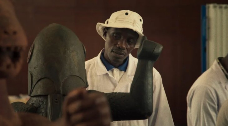 Berlinale 2024: la franco-sénégalaise Mati Diop remporte l’Ours d’or  - ảnh 1