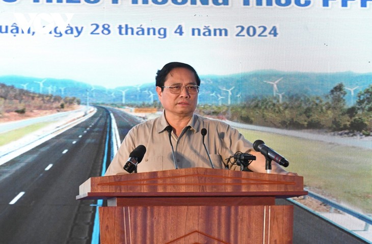 Ninh Thuân: Pham Minh Chinh assiste à l’inauguration des projets de circulation - ảnh 2