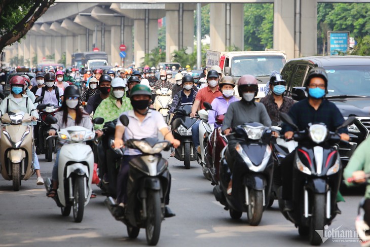 Hanoi plans to ban motorbikes in 12 districts by 2030 - ảnh 1