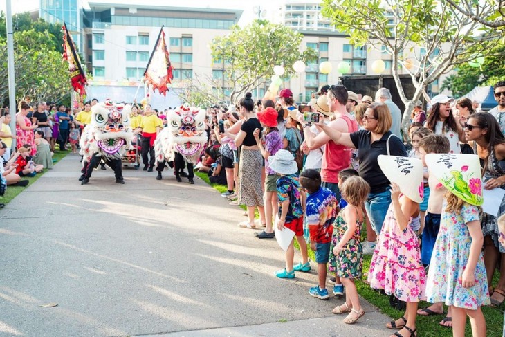 Vietnamese lantern festival excites crowds in northern Australia - ảnh 1