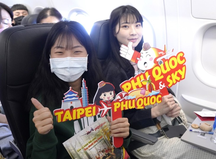 Vietjet launches air route connecting Phu Quoc and Taipei, China - ảnh 1