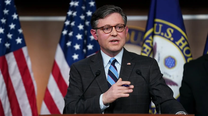 US House speaker blasts aid deal for Ukraine - ảnh 1