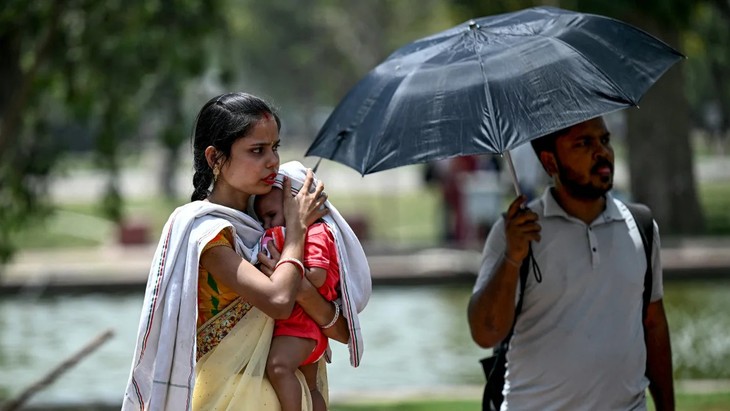 Indian capital of Delhi breaks all-time heat record - ảnh 1