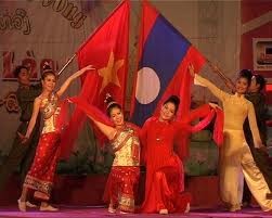 Televisi Laos memutar film Vietnam sehubungan dengan Kemenangan Dien Bien Phu. - ảnh 1