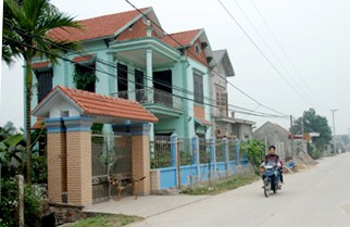 Melakukan sosialisasi tentang pembangunan pedesaan baru di provinsi Ninh Binh - ảnh 2