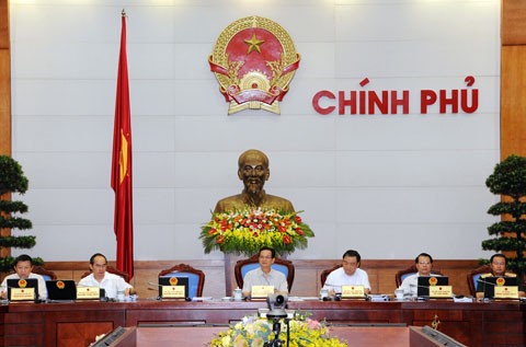 Perdana Menteri Vietnam Nguyen Tan Dung memimpin sidang periodik Pemerintah. - ảnh 1